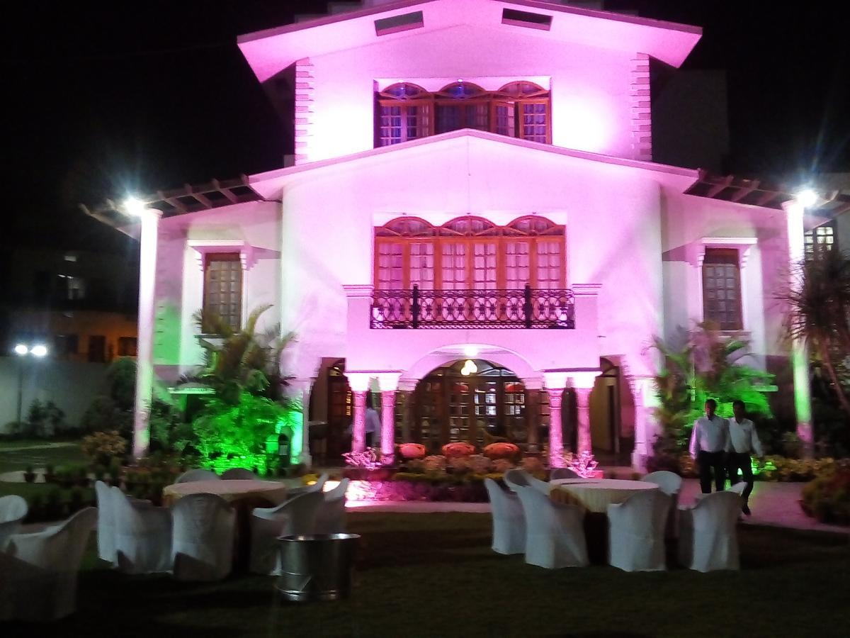 Celebration Hotel And Resort Rewa Exterior foto